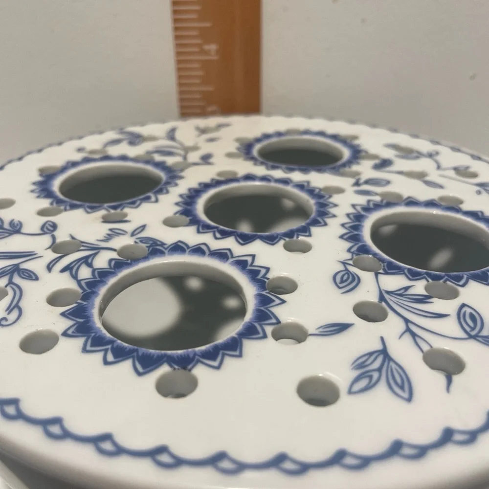 Vintage MAM Motlahedeh Blue and White Floral Ceramic Flower Frog - Picture 11 of 12